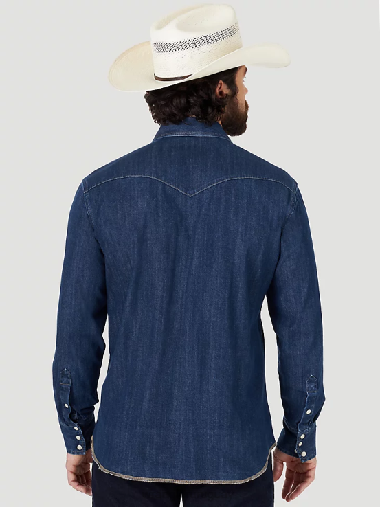 Denim oscuro Wrangler hombres Camisa de trabajo de mezclilla occidental de manga larga con corte vaquero ropa F8J4V406