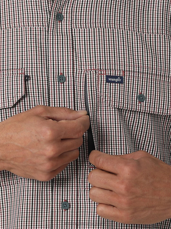 bebe azul Wrangler hombres Camisa con estampado de un bolsillo y botones de manga corta George Strait ropa F8J4V300