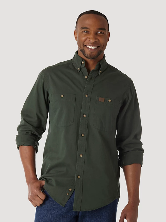 bosque verde Wrangler hombres Riggs Workwear camisa de trabajo de sarga sólida con botones y manga larga ropa F8J4V349