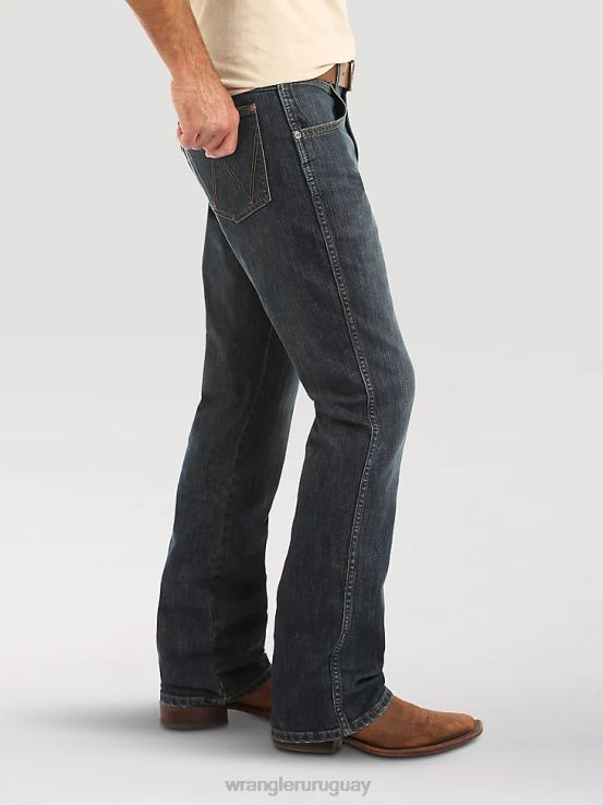 cae la ciudad Wrangler hombres jeans retro con corte tipo bota y corte relajado ropa F8J4V41