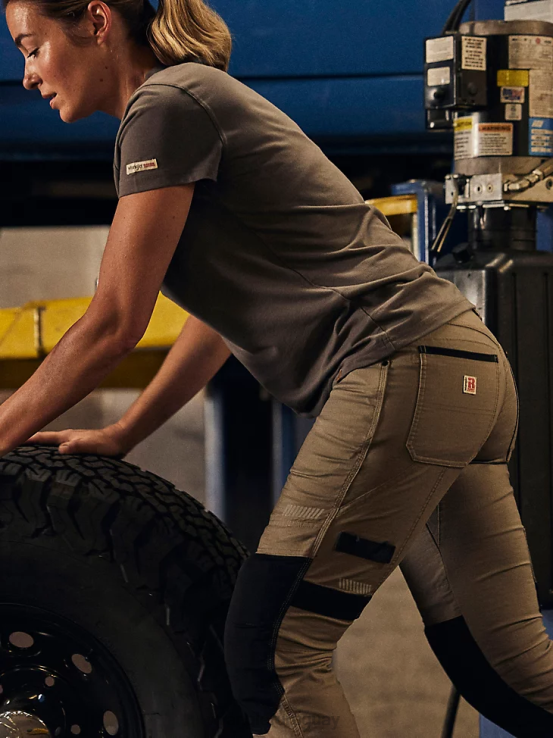 carbón Wrangler mujer Camiseta de rendimiento de manga corta Riggs Workwear ropa F8J4V877