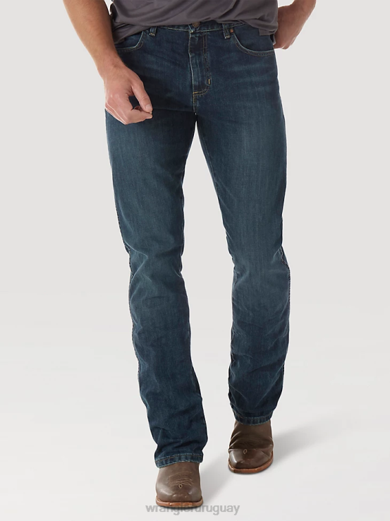 lavado de rio Wrangler hombres jeans retro con corte tipo bota y corte slim ropa F8J4V7