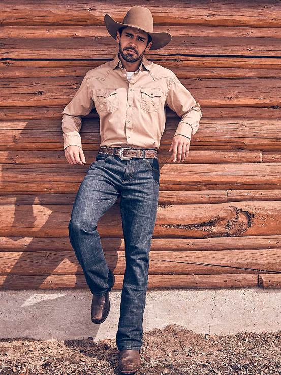 dax Wrangler hombres jeans retro con corte tipo bota y corte slim ropa F8J4V4