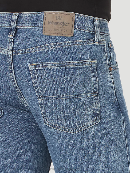lavado a la piedra claro Wrangler hombres Vaqueros auténticos de ajuste regular y cintura cómoda ropa F8J4V203