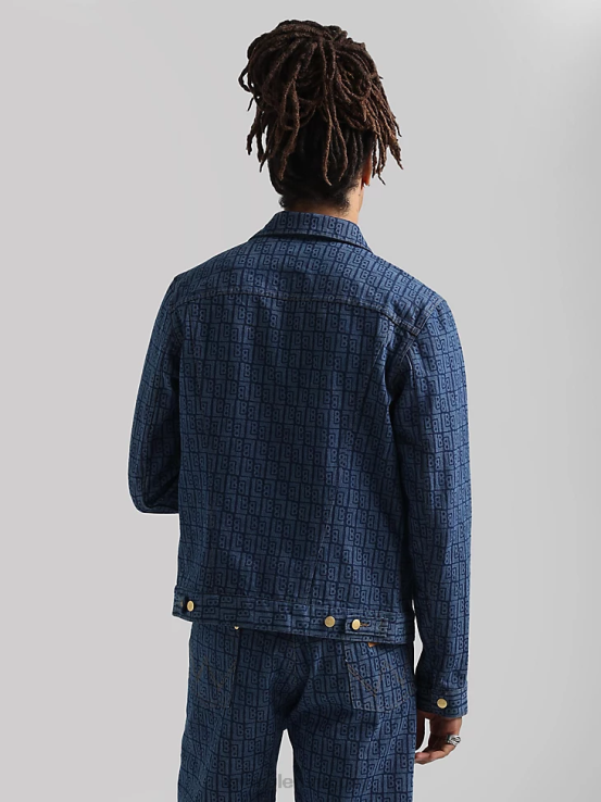 lavado oscuro Wrangler hombres chaqueta estilo camionero de mezclilla clásica ropa F8J4V611