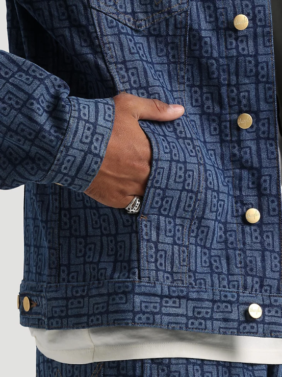 lavado oscuro Wrangler hombres chaqueta estilo camionero de mezclilla clásica ropa F8J4V611