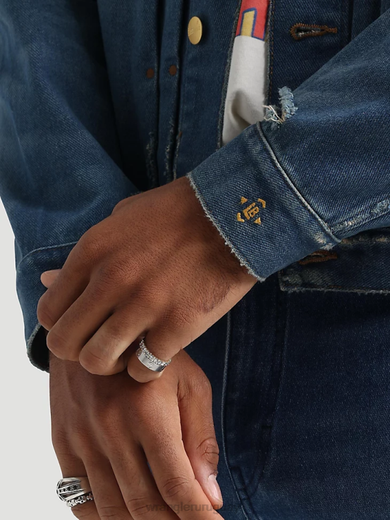 lavado oscuro Wrangler hombres chaqueta estilo camionero de mezclilla clásica ropa F8J4V611