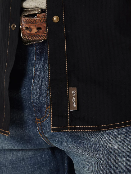 negro Wrangler hombres camisa dobby sólida estilo retro de manga larga con broche occidental ropa F8J4V471