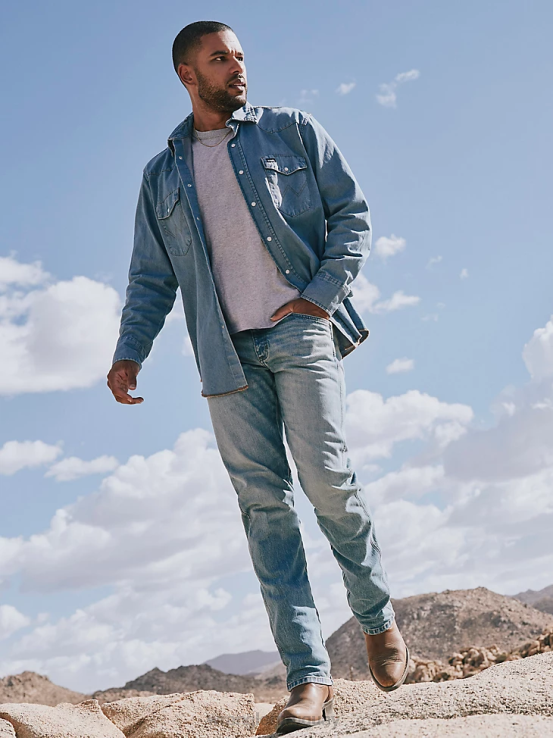 paso de búfalo Wrangler hombres jeans retro ajustados con pernera recta ropa F8J4V25