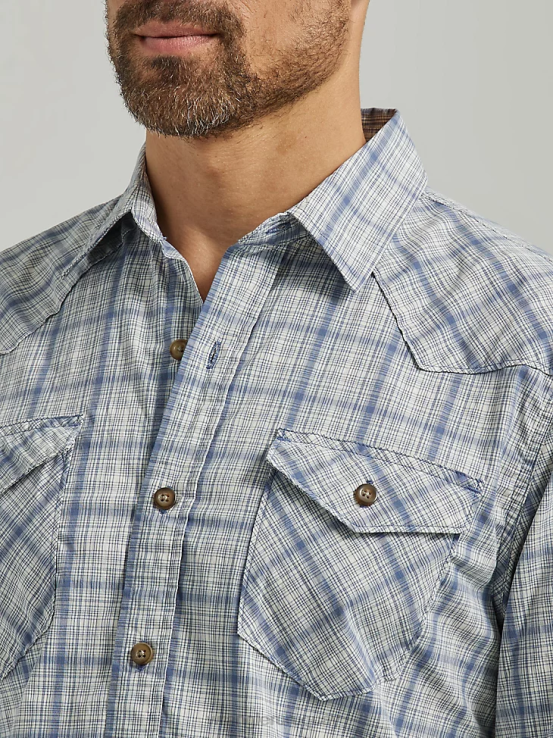 índigo vintage Wrangler hombres camisa a cuadros con lavado vaquero ropa F8J4V414